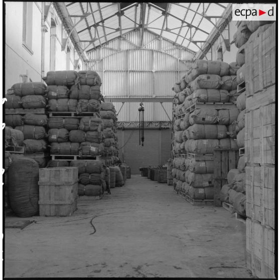 Etat des lieux des services de l' intendance : magasin d'habillement à Alger, situé au 32, rue Malakoff.