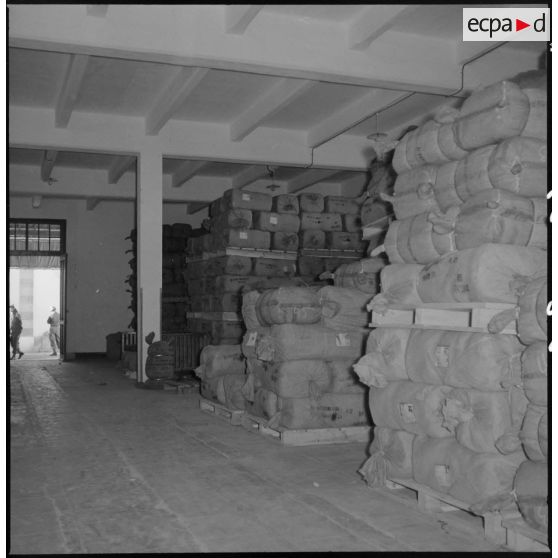 Etat des lieux des services de l' intendance : magasin d'habillement à Alger, situé au 32, rue Malakoff.