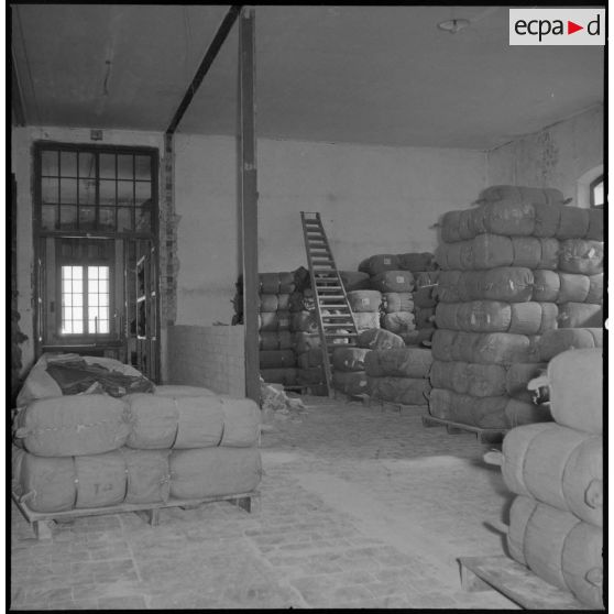 Etat des lieux des services de l' intendance : magasin d'habillement à Alger, situé au 32, rue Malakoff.