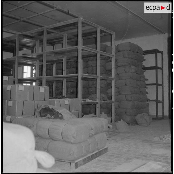 Etat des lieux des services de l' intendance : magasin d'habillement à Alger, situé au 32, rue Malakoff.