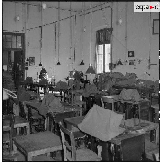 Etat des lieux des services de l' intendance : magasin d'habillement à Alger, situé au 32, rue Malakoff.