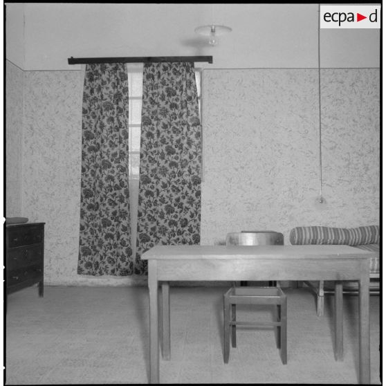 Chambre à coucher dans les locaux de l'Intendance de la Xe région militaire à Ouargla.
