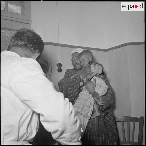 Consultation médicale gratuite auprès de la population de la Section administrative spécialisée (SAS) de Khemis.