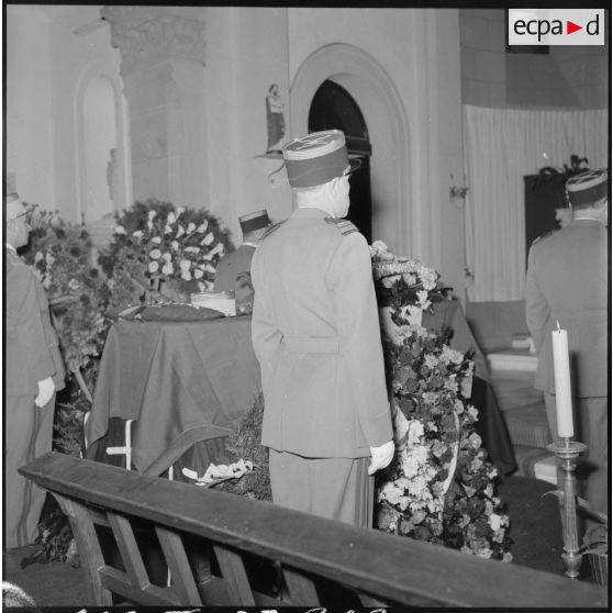 Obsèques du colonel Cerruti dans la chapelle de l'hôpital militaire d'Alger.