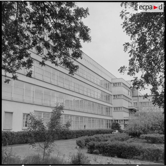 Vues extérieures du sanatorium de Notre-Dame du Mont près de Rivet.