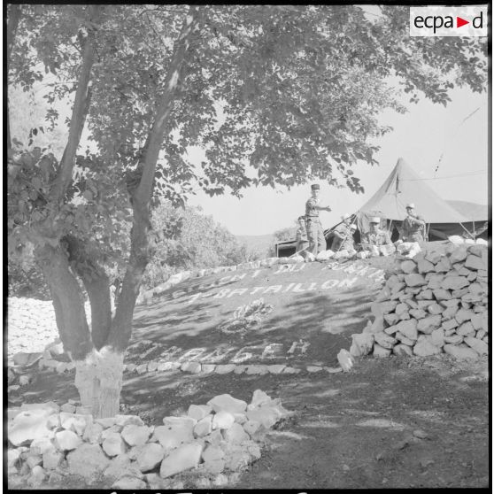 L'entrée du camp du 1er bataillon du 5e régiment étranger d'infanterie (REI) au camp de Nedroma.