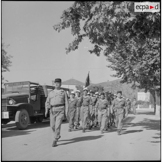 Défilé des troupes du 1er bataillon du 5e régiment étranger d'infanterie (REI) à Nedroma.