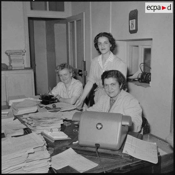 Secrétaires de l'établissement régional du matériel (ERM) d'Alger.