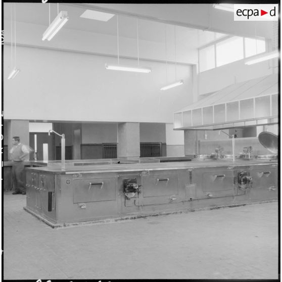 Fours des cuisines de l'état-major de l'armée de terre (EMAT) en Afrique du Nord à Ben Aknoun.