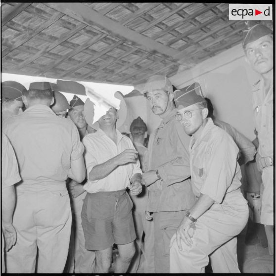 Monsieur Pellegrin et des soldats de la 20e DI.