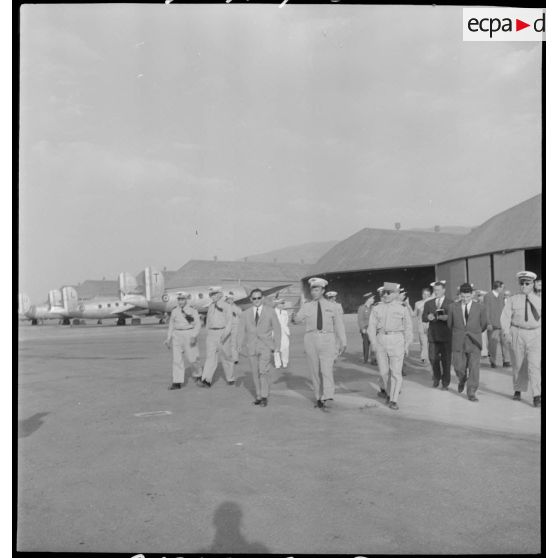 Visite de la base aérienne 140 de Blida.