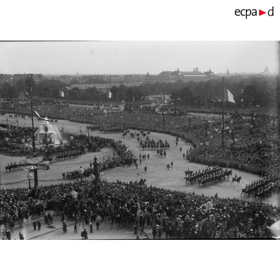 [Fête de la victoire sur la place de la Concorde, 14 juillet 1919.]