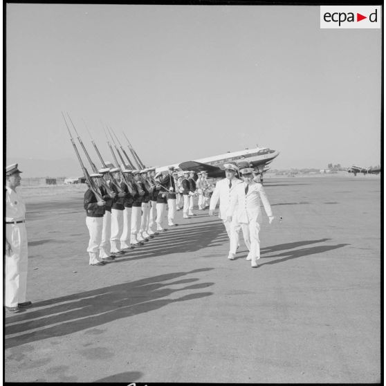 Revue de la garde d'honneur.