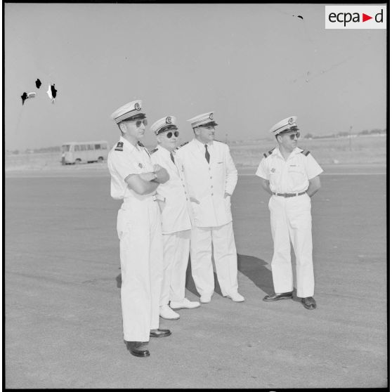 Le capitaine de frégate Rivaille, le capitaine de corvette Deidon et les lieutenants de vaisseau Froget et Lusseau.