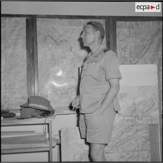 Le général Beaufre commandant de la 2e DIMo.