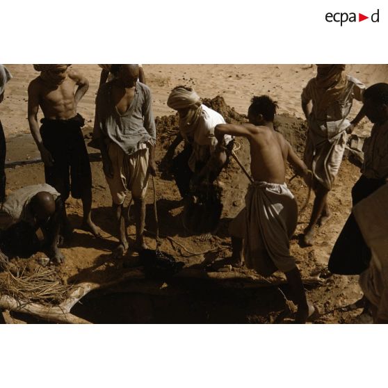 Dour [?] Tissit. [légende d'origine]