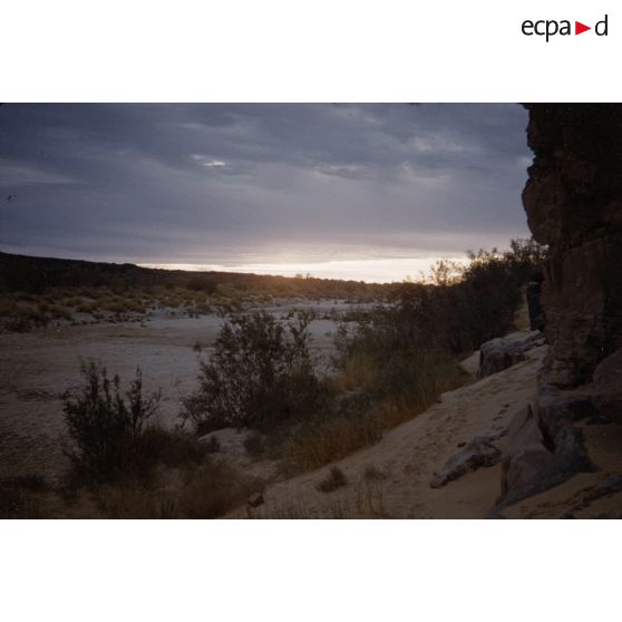 Tin Keouene. [légende d'origine]