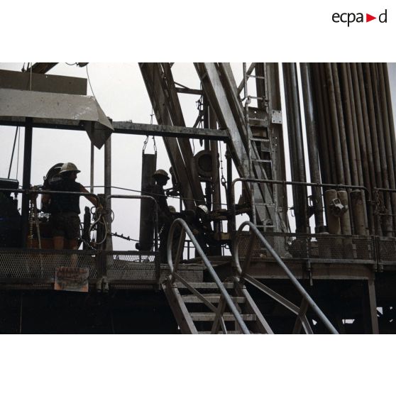 [Exploitation de pétrole en Algérie, 1958-1961.]