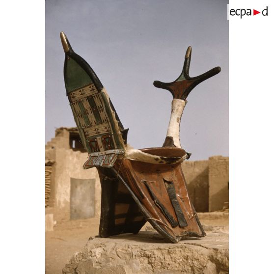 [Algérie, 1958-1961. Rahla, selle traditionnelle du dromadaire d'Afrique.]