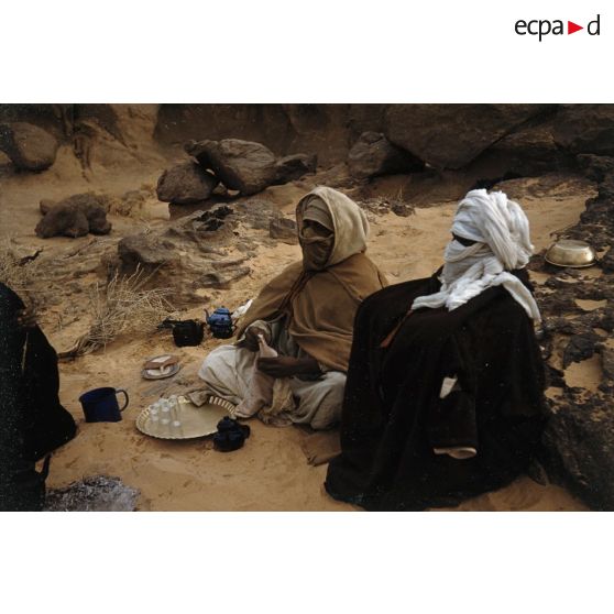 [Algérie, 1958-1961. Nomades dans un désert.]