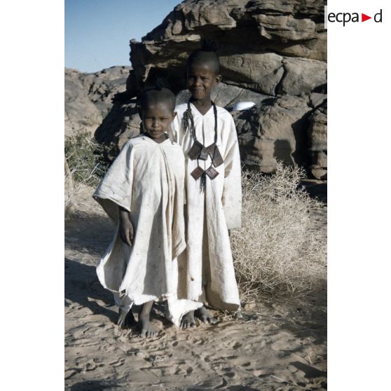 [Portrait de deux enfants en Algérie, 1958-1961.]