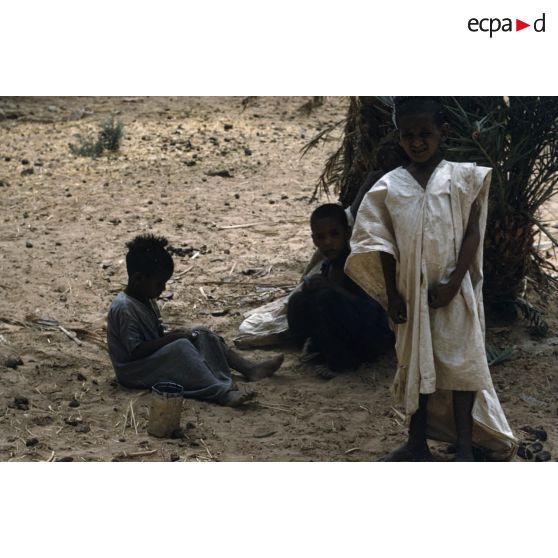 [Portrait de trois enfants en Algérie, 1958-1961.]