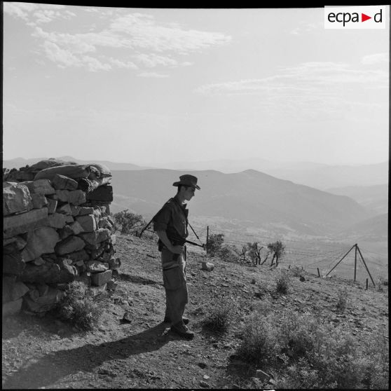 Surveillance du secteur d'Aïn M'Lila.