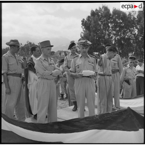 Allocution d'un préfet ayant appartenu au 2e régiment de spahis algériens (RSA).