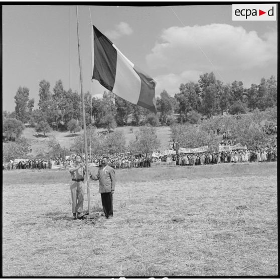 Cérémonie aux couleurs.