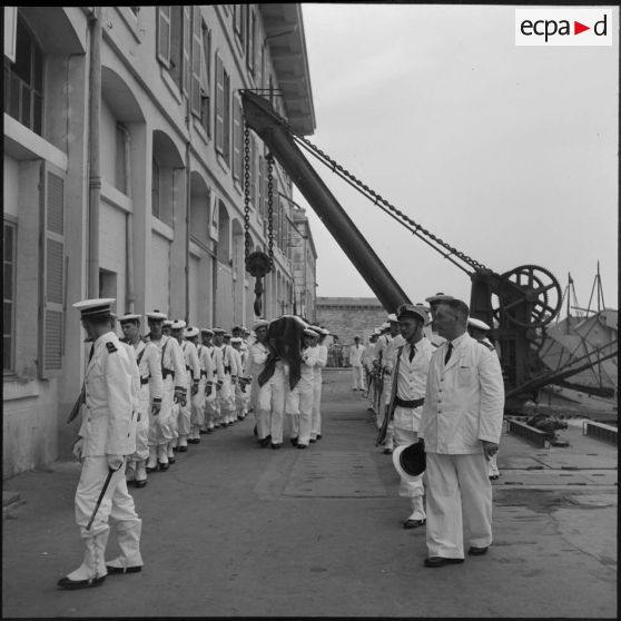 Transfert du cercueil.