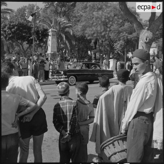 Le préfet Vignon quitte les lieux de la cérémonie.