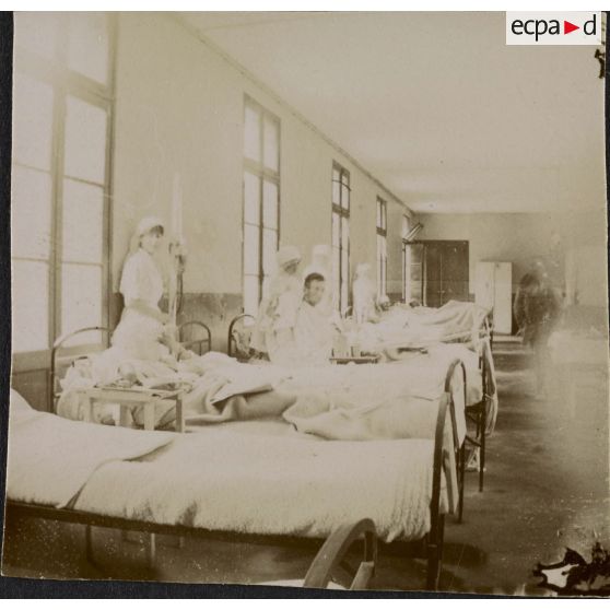[Vue d'une salle de repos d'un hôpital, s.d.]