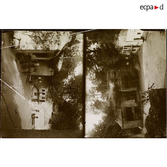 [Double vue d'un campement militaire, s.d.]