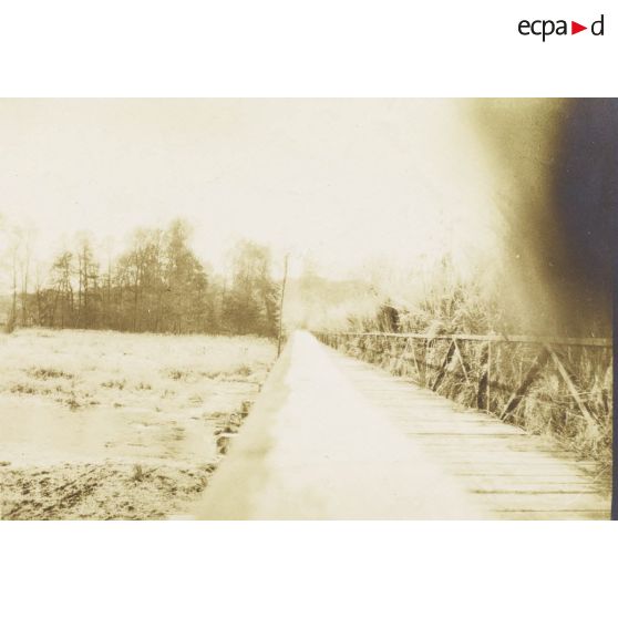 [Perspective prise d'une rambarde, s.d.]