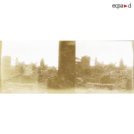 [Un site industriel en ruines, s.d.]