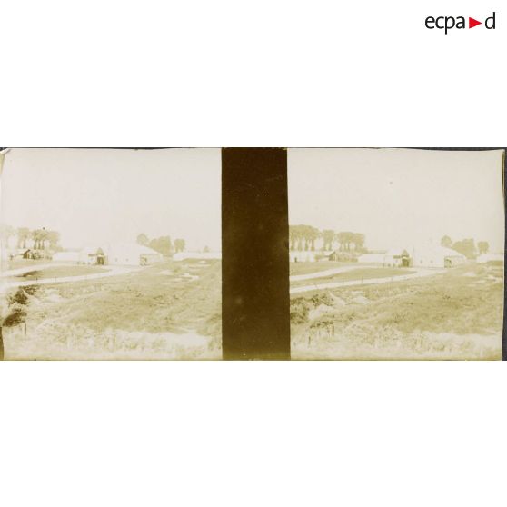 [Hangar d'un campement militaire, s.d.]