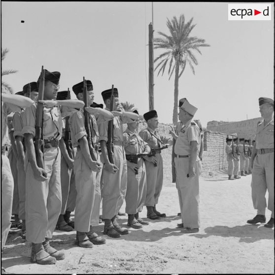 Arrivée du général Vanuxen à l'oasis de M'Doukal.