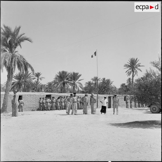 Arrivée du général Vanuxen à l'oasis M'Doukal.