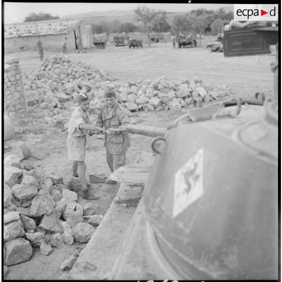 Les soldats Blondelle et Hullo.