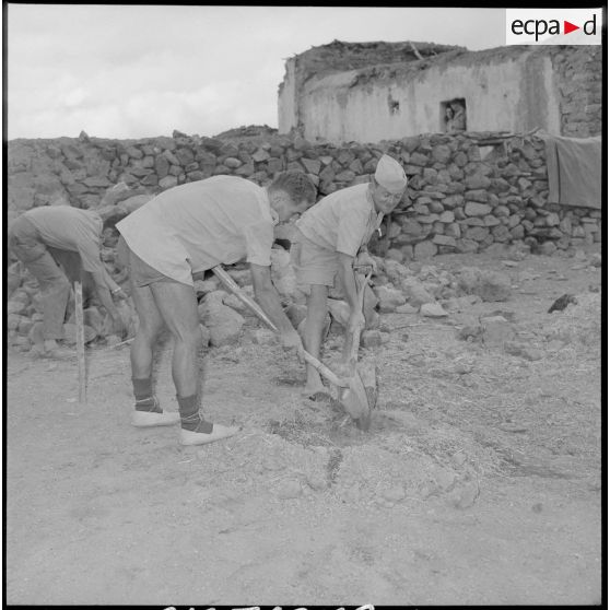 Les soldats Taillendier et Brechet du 20e BCP.