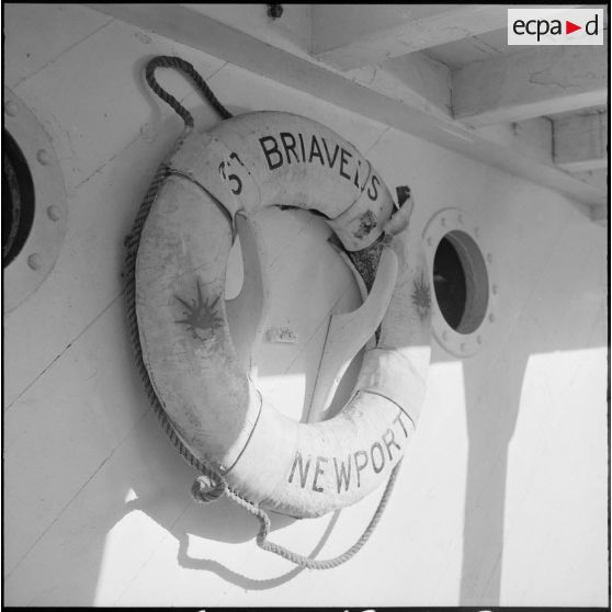 Vue d'une bouée de sauvetage de l'Athos.