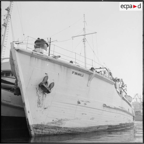Vue de la proue de l'Athos.