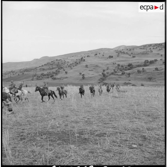 L'escadron monté du 15e GCN en pleine patrouille.