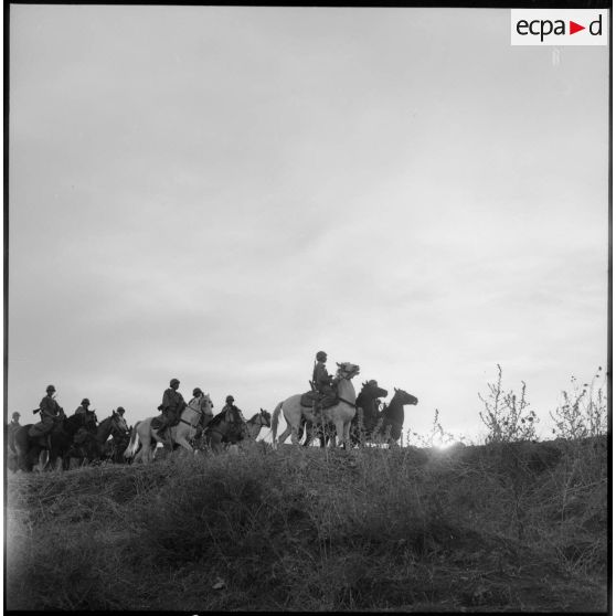 Vue de l'escadron monté du 15e GCN à l'occasion d'une patrouille.
