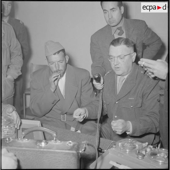 Adjoul-Adjoul, ancien reponsable du maquis des Aurès, est interviewé quelques jours après sa reddition.