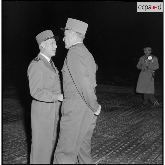 Le général Salan et le général Lorillot.