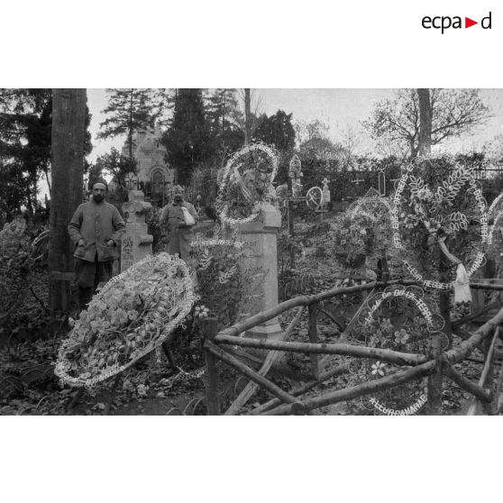 [Cimetière miltaire de soldats de la 24ème compagnie du 17ème régiment d'infanterie et de la 10ème compagnie du 92e régiment d'infanterie, s.d.]