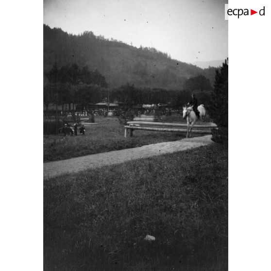 [Saut d'obstacle à cheval, s.d.]