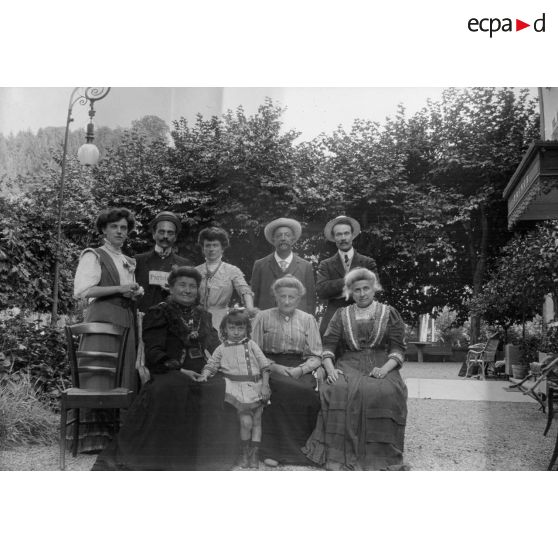 [Portrait de famille, s.d.]