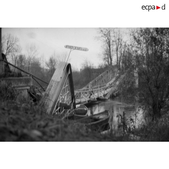 [Pont en ruines, s.d.]